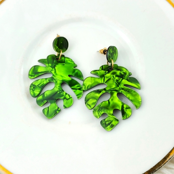 💫5/$25 Boho Leaf Earrings - Picture 3 of 3